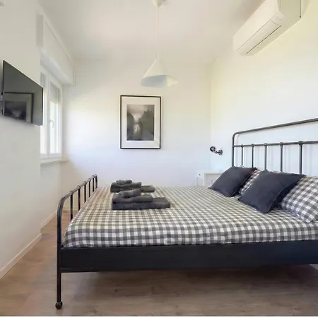 Fresh Nordic Flat With Balcony - San Siro Stadium Mediolan
